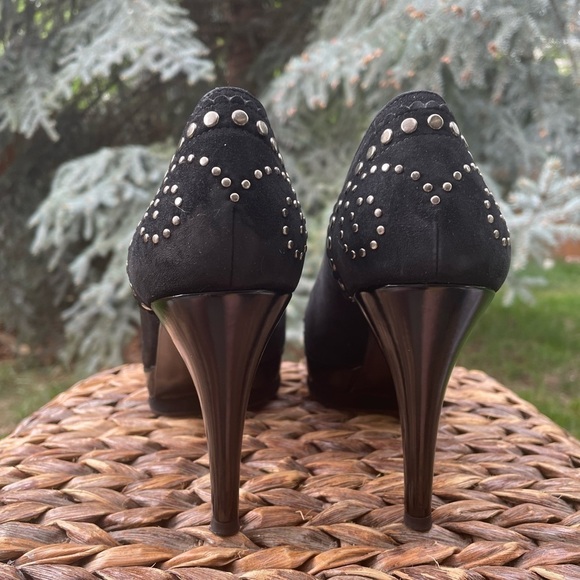 Stuart Weitzman Black Suede & Leather Studded Platform Stiletto Pumps. Size 8.5 - Picture 6 of 8